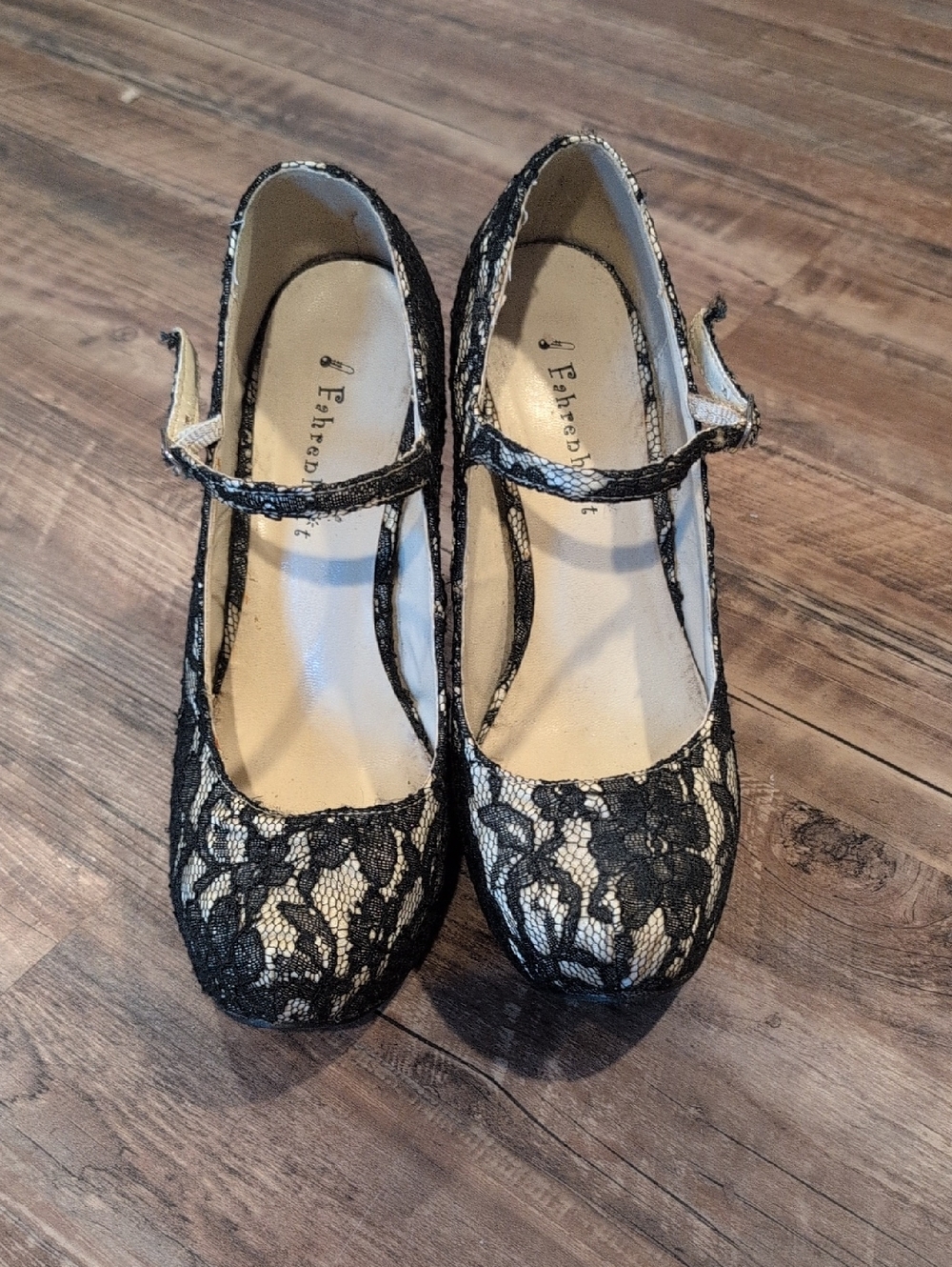 Women's Black Lace Platform Heels - Picture 2 of 10